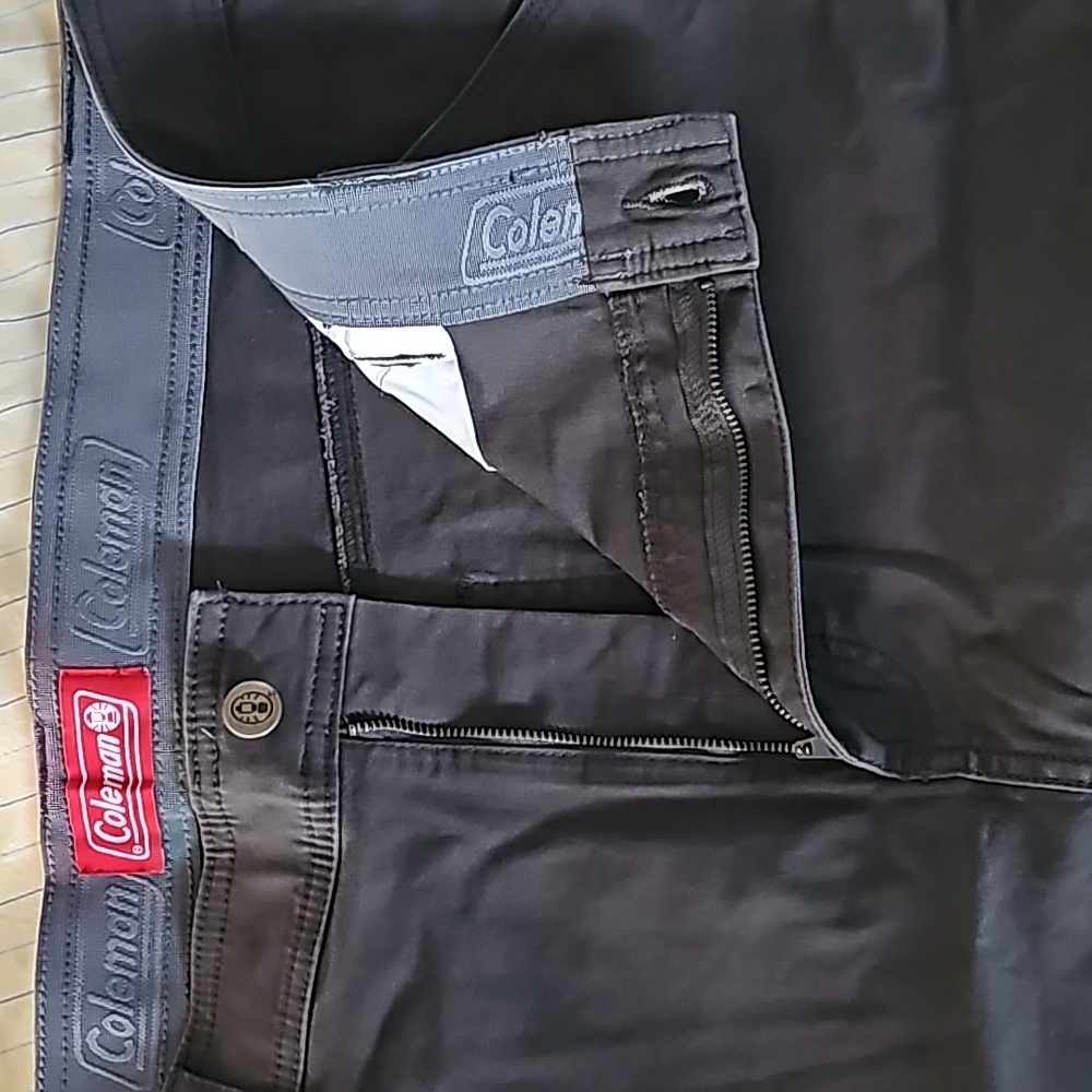 Coleman Olive shorts Size 38 Waist - Picture 3 of 10